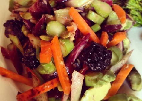 You are currently viewing Raw Vegetable and Berry Salad